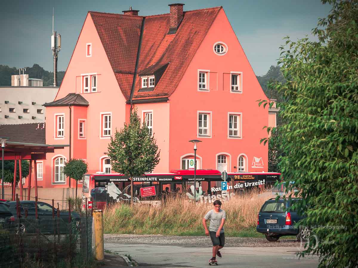 Am Busbahnhof